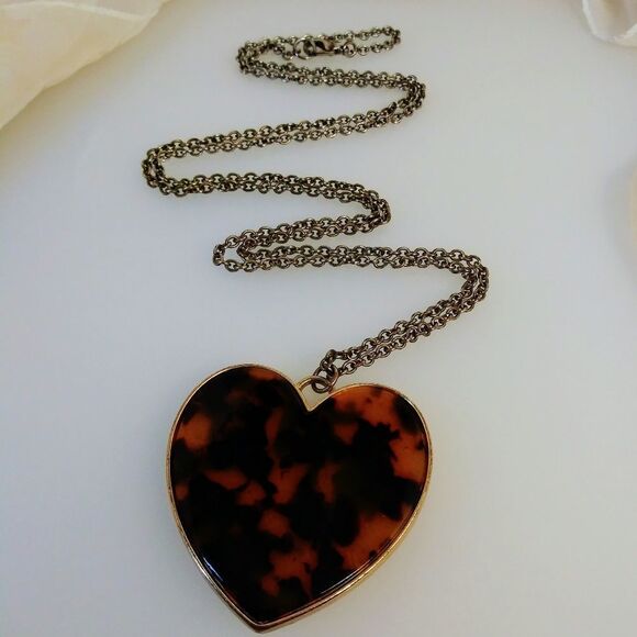 Leopard Print Heart Pendant Necklace - Picture 2 of 3